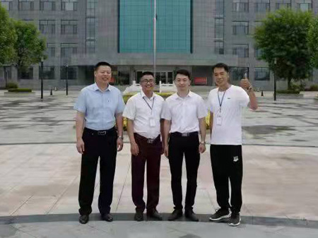 領(lǐng)導(dǎo)團(tuán)隊(duì)